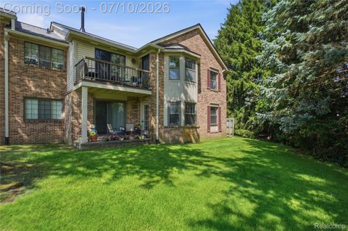 37091 Kirkshire Ct, Farmington Hills, MI, 48331-1837 | Card Image