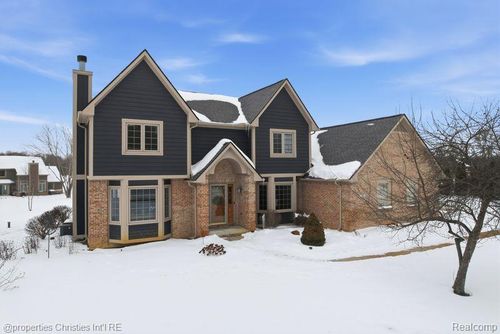 921 Kyle Ct, White Lake, MI, 48383-2792 | Card Image