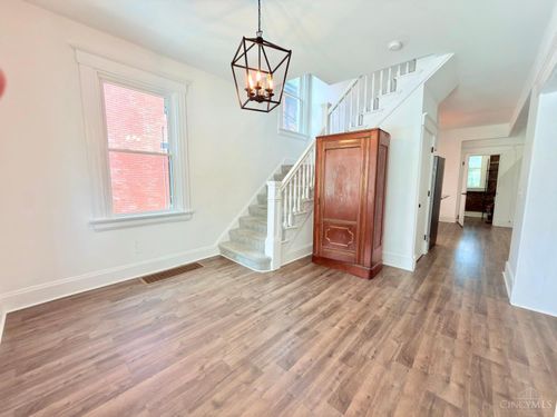 2216 Burnet Ave, Cincinnati, OH, 45219-3114 | Card Image