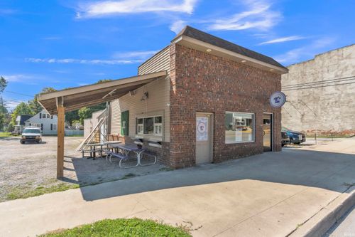 118 E Main St, Albion, IN, 46701-1288 | Card Image