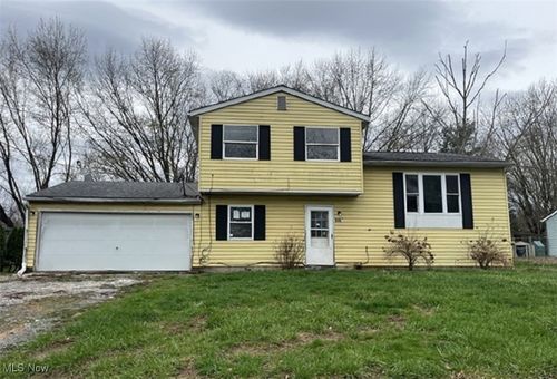 9067 Horn Rd, Windham, OH, 44288-1447 | Card Image