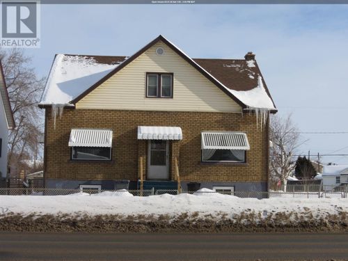 836 Simpson St, Thunder Bay, ON, P7C3K4 | Card Image