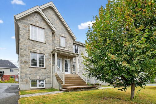 {{alt}} | Card Image