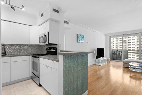 apt-866s-1500 Bay Rd, Miami Beach, FL, 33139-3224 | Card Image