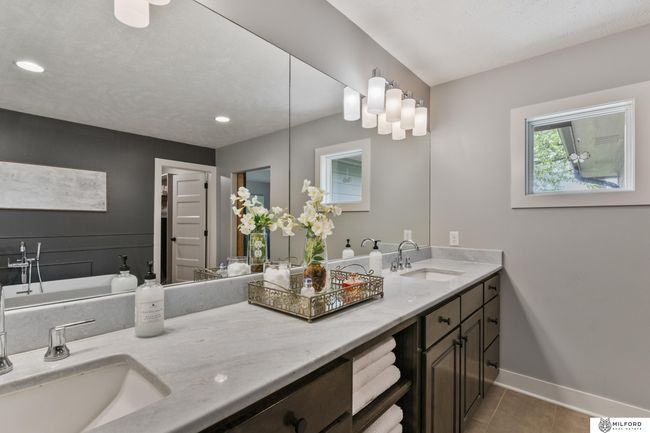 4606 S 184 Th Plz, House other with 4 bedrooms, 6 bathrooms and 3 parking in Omaha NE | Image 40