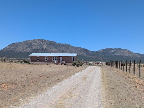 5 Northland Ct W, Edgewood, NM, 87015-9008 | Card Image