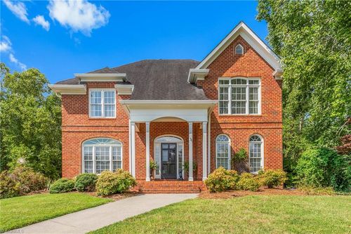 561 Oak Valley Blvd, Advance, NC, 27006-6928 | Card Image