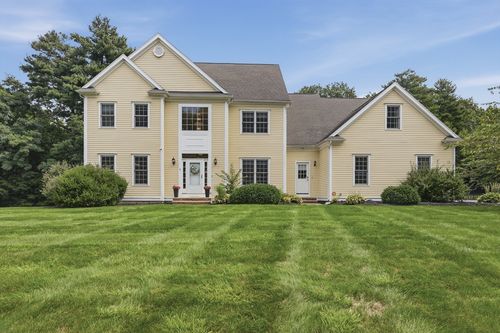 8 Juniper Rd, Upton, MA, 01568-1481 | Card Image