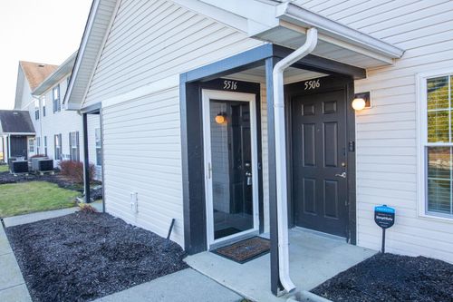 5516a-5516 Cedar Spgs, Columbus, OH, 43228-7206 | Card Image