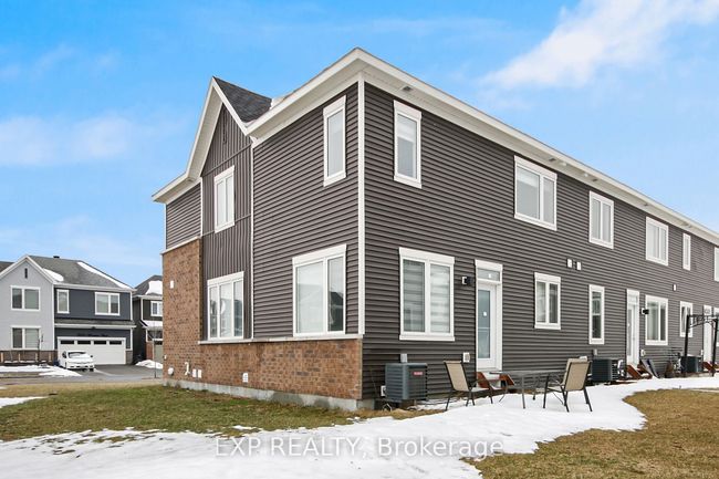 2021 Elevation Rd, House attached with 3 bedrooms, 3 bathrooms and 2 parking in Nepean ON | Image 45