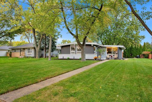 5674 S Honey Creek Drive, Milwaukee, WI, 53221 | Card Image