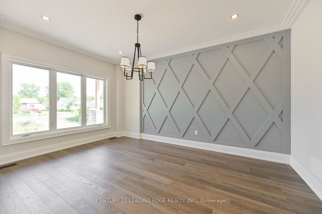 826 Montsell Ave, House other with 4 bedrooms, 3 bathrooms and 4 parking in Willow Beach ON | Image 6