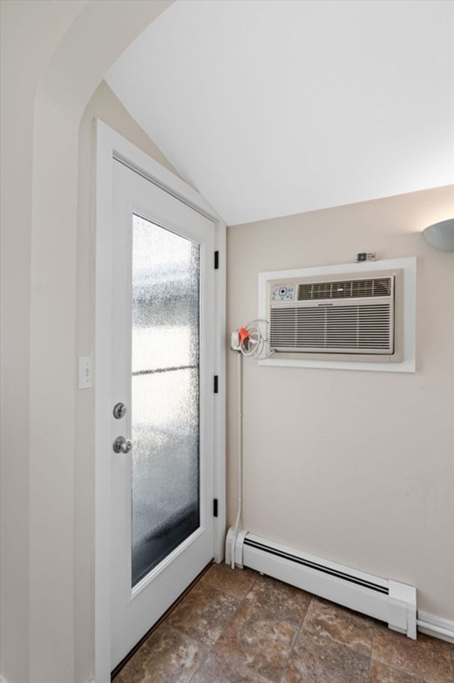 APT-3 - 4 Fisherman Way, Condo with 2 bedrooms, 1 bathrooms and null parking in Gloucester MA | Image 23