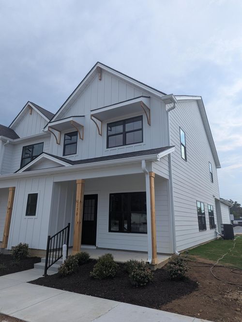 8130 Pembridge Ct, Chattanooga, TN, 37421-7729 | Card Image