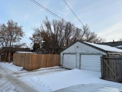 5208 55 Ave, Ponoka, AB, T4J1G8 | Card Image