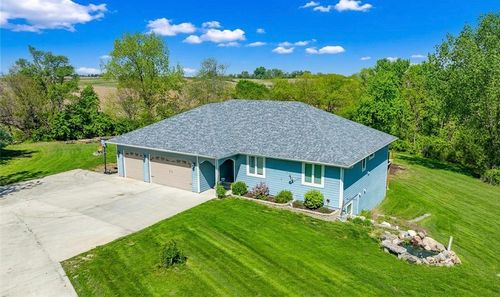 9612 Fairfax Trl, Indianola, IA, 50125-7606 | Card Image