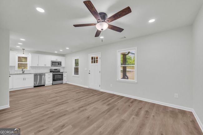 1037 S Pond St, House other with 3 bedrooms, 2 bathrooms and null parking in Toccoa GA | Image 9