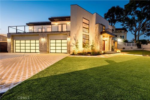 2799 E 21st St, Signal Hill, CA, 90755 | Card Image