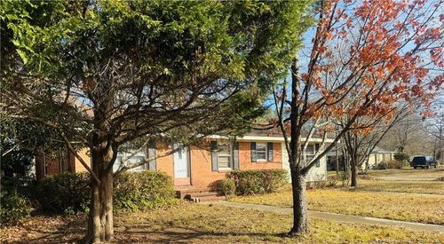 1411 Eisenhower St, Lumberton, NC, 28358-5117 | Card Image