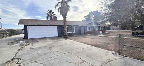14411 Willow St, Hesperia, CA, 92345-4630 | Card Image
