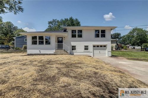 42 Larchmont Rd, Edison, NJ, 08837-2703 | Card Image