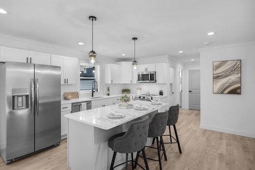 32 Country Ln, Palmer, MA, 01069-2186 | Card Image