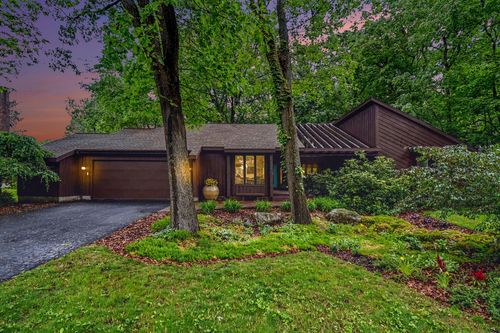 7606 Leyton Dr Se, Ada, MI, 49301-9316 | Card Image