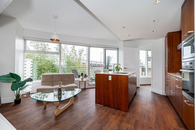 303 - 1565 W 6 Th Avenue, Condo with 1 bedrooms, 1 bathrooms and 1 parking in Vancouver BC | Image 5