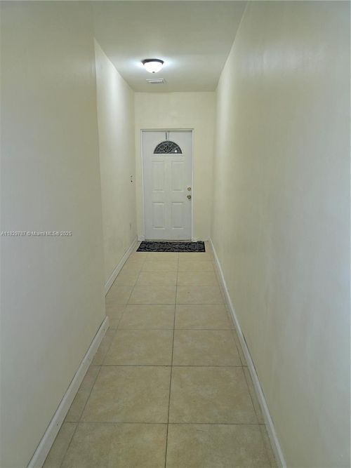 9200-9200 Sw 164th St, Palmetto Bay, FL, 33157-3455 | Card Image