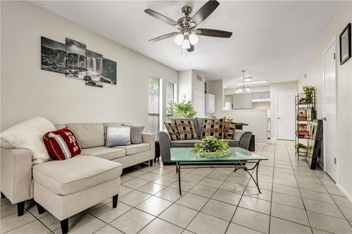a-1516 Hawk Tree Dr, College Station, TX, 77845-5204 | Card Image
