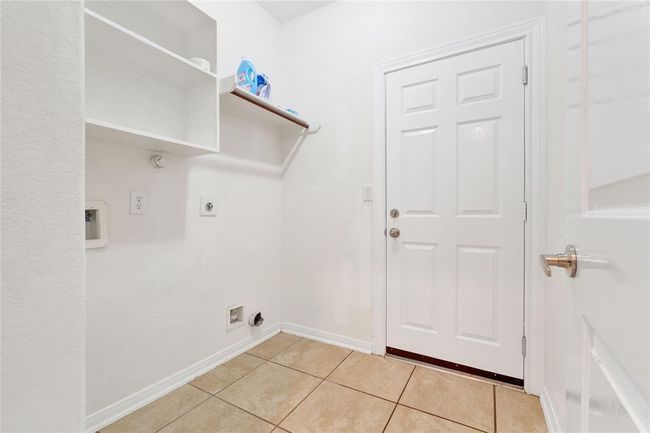 Large laundry area | Image 24