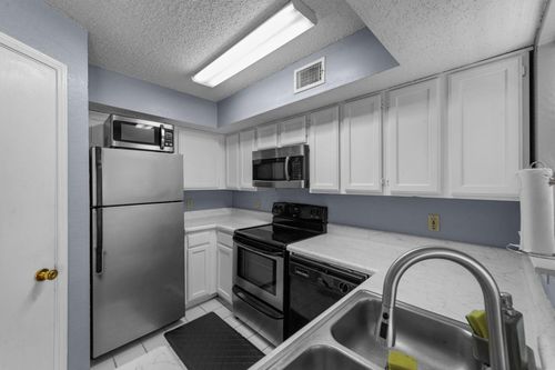 204-9815 Walnut St, Dallas, TX, 75243-8859 | Card Image