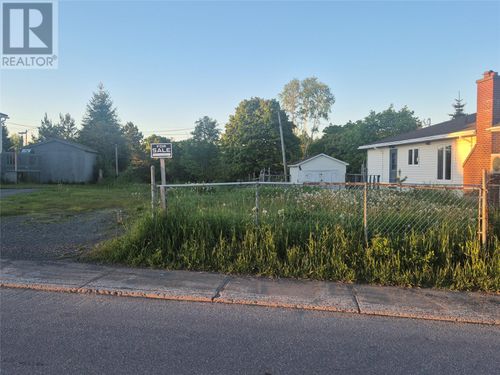 28 Second Avenue, Grand Falls Windsor, NL, A2B1B1 | Card Image