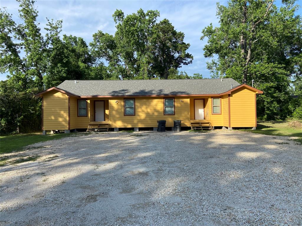 Larson St, Dayton, TX 77535
