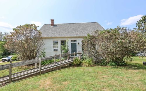 4 Youngs Hill Rd, Loudon, NH, 03307-1408 | Card Image