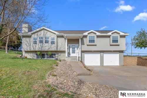 9500 Dawn Dr, Plattsmouth, NE, 68048-4284 | Card Image