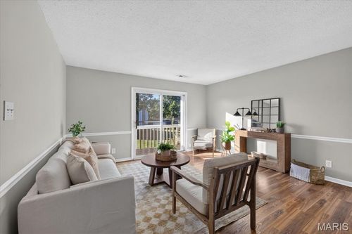 2042-2042 Gascony Parc Drive, Lake St Louis, MO, 63367 | Card Image