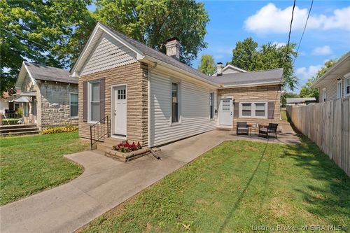 224 E Park Pl, Jeffersonville, IN, 47130-4443 | Card Image