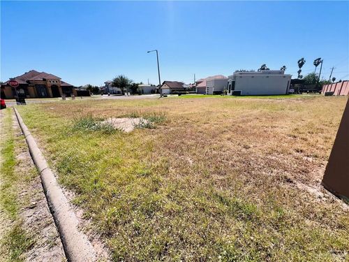 1106 W B St, Mission, TX, 78572-6166 | Card Image