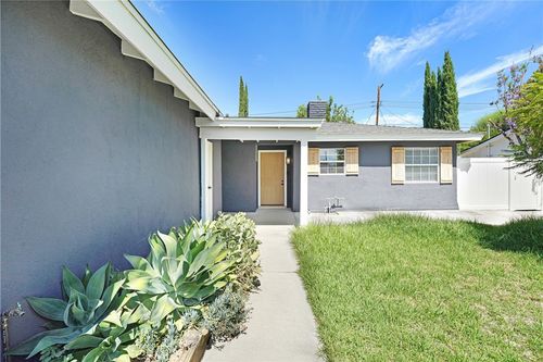 23931 Bessemer St, Woodland Hills, CA, 91367-2917 | Card Image