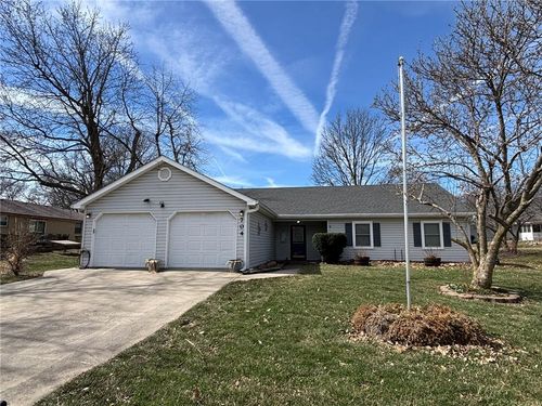 704 S 12th Ter, Savannah, MO, 64485-2087 | Card Image