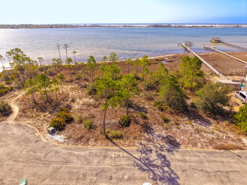 222 Tecumseh Ln, Mary Esther, FL, 32569-2202 | Card Image