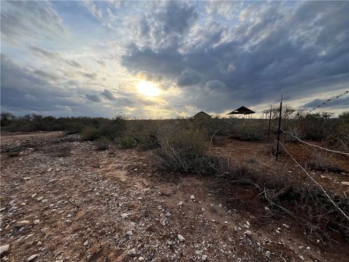 256 Coyote Xing, San Diego, TX, 78384-7800 | Card Image