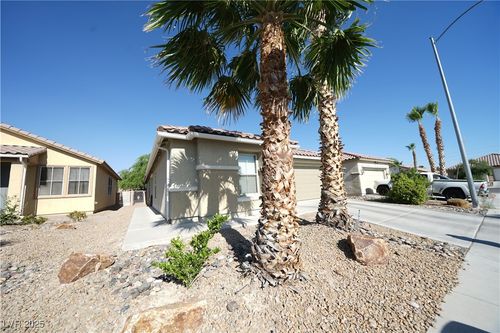 6040 Eganridge Ct, North Las Vegas, NV, 89081-6524 | Card Image
