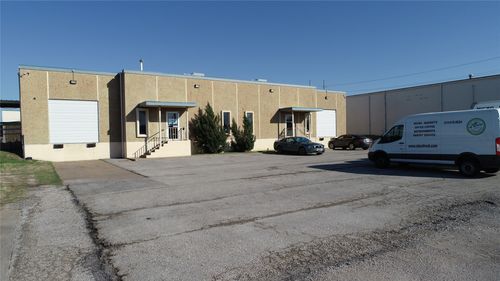 322 International, Arlington, TX, 76011 | Card Image