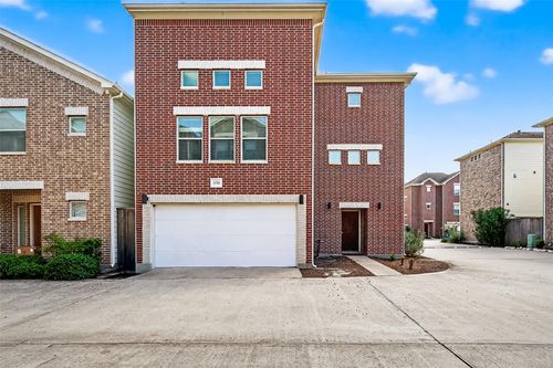 11511 Main Pine Dr, Houston, TX, 77025-3775 | Card Image