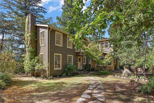 800 Bardsey Lane, Central Saanich, BC, V8M1S4 | Card Image