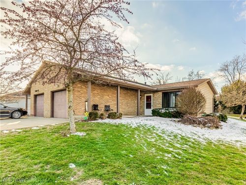 6807 Sun Valley Ave Ne, Canton, OH, 44721-2651 | Card Image