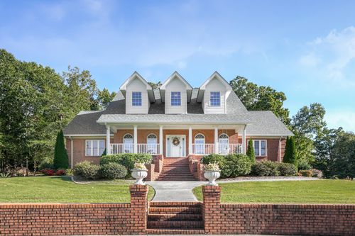 535 Castle Dr, Trenton, GA, 30752-6101 | Card Image