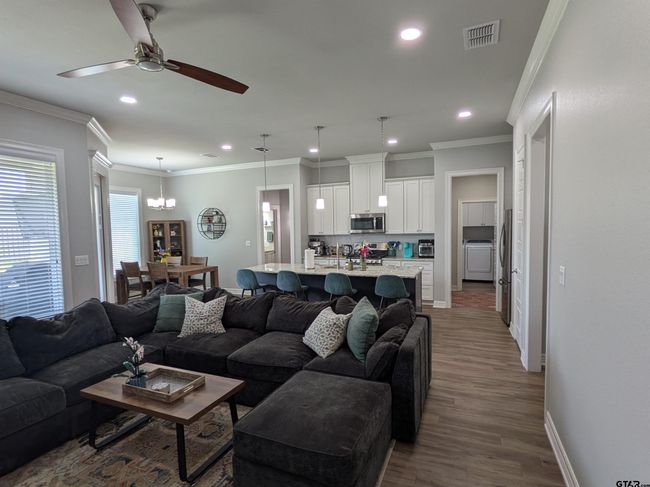 1808 Forestdale Blvd, House other with 4 bedrooms, 2 bathrooms and null parking in Whitehouse TX | Image 10